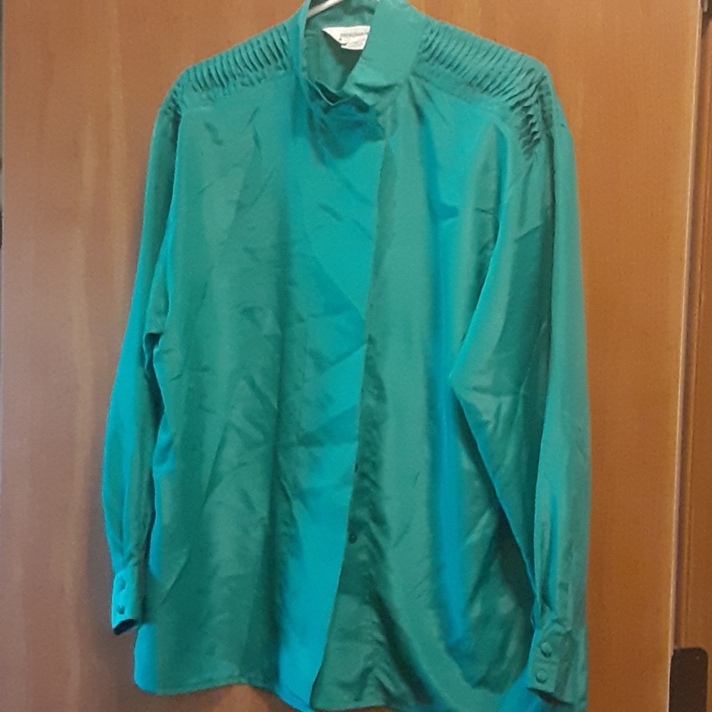 Pleated shoulders green blouse